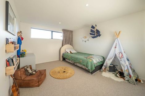 Photo of property in 34 Minaret Ridge, Wanaka, 9305