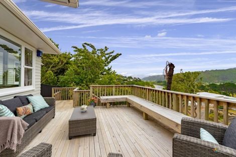 Photo of property in 16 Manor Drive, Stokes Valley, Lower Hutt, 5019