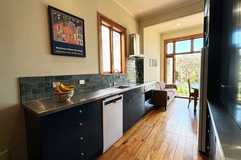 Photo of property in 13 Queen Street, Mount Victoria, Wellington, 6011