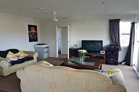 Photo of property in 16 Reiman Street, New Lynn, Auckland, 0600