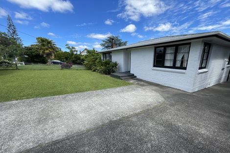 Photo of property in 15 Amberley Avenue, Te Atatu South, Auckland, 0610
