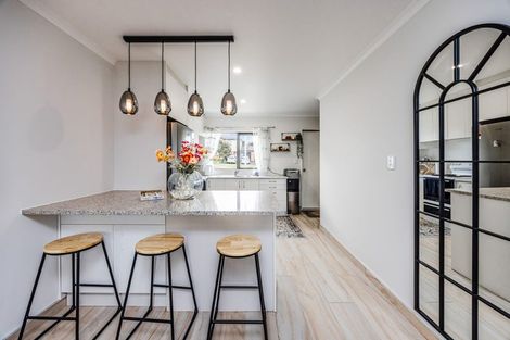 Photo of property in 11 Battlen Place, Manurewa, Auckland, 2105