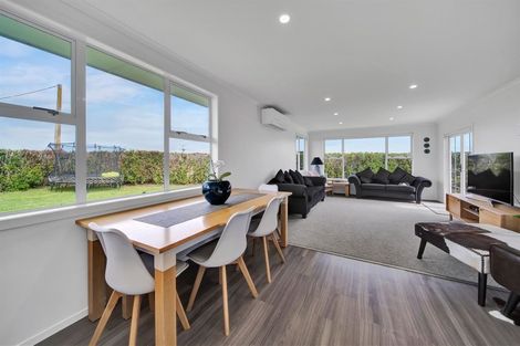 Photo of property in 435 Manawapou Road, Hawera, 4672