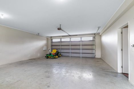 Photo of property in 370 Tararua Road, Levin, 5571