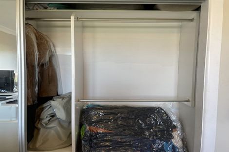 Photo of property in 28 Harbour View Road, Te Atatu Peninsula, Auckland, 0610