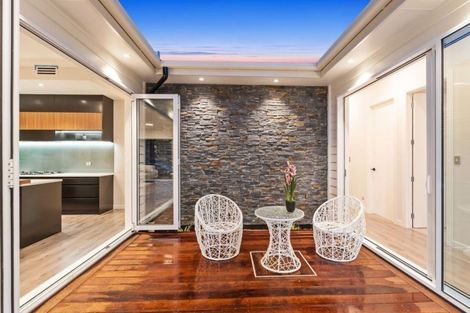 Photo of property in 36 Celestial Crescent, Orewa, 0931