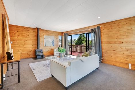 Photo of property in 7 Camilla Grove, Totara Vale, Auckland, 0629