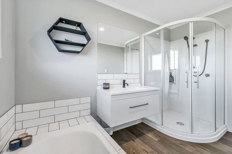 Photo of property in 7 Reuben Avenue, Rolleston, 7615