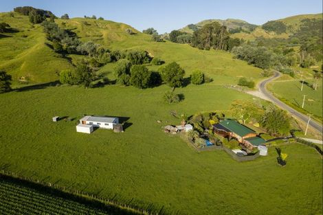 Photo of property in 749 Kanakanaia Road, Te Karaka, 4091