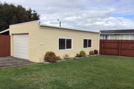 Photo of property in 8 Lincoln Place, Levin, 5510