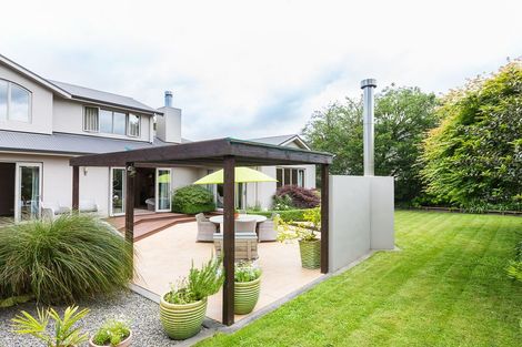 Photo of property in 2 Pastoral Lane, Hokowhitu, Palmerston North, 4410