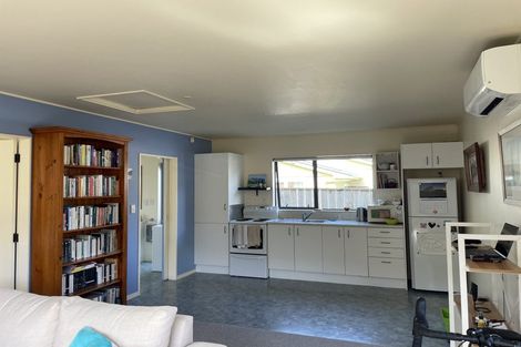 Photo of property in 4 Toru Street, Lyall Bay, Wellington, 6022