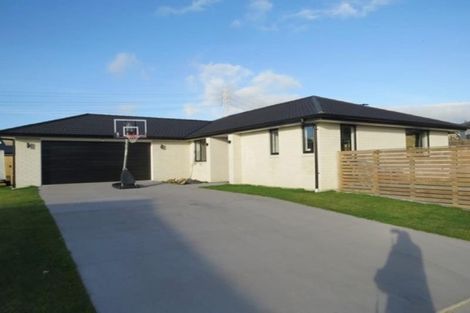 Photo of property in 15 Marsden Place, Hurworth, New Plymouth, 4310