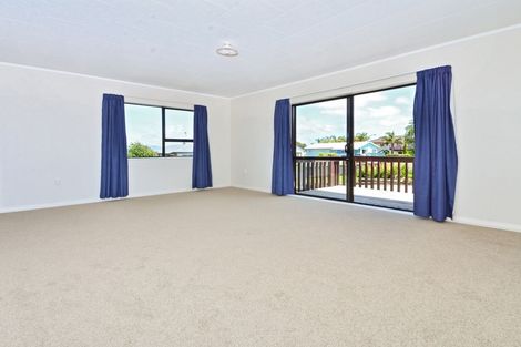 Photo of property in 44a Edgewater Parade, Waiuku, 2123