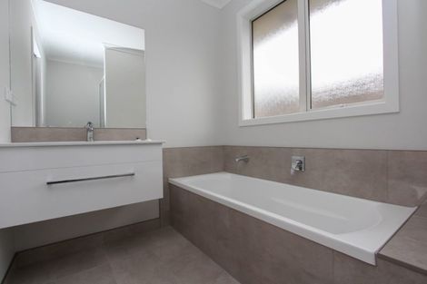 Photo of property in 238 Dixon Road, Fitzroy, Hamilton, 3206