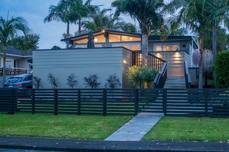 Photo of property in 26 Pipitea Place, Massey, Auckland, 0614