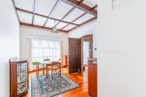 Photo of property in 8 Nikau Street, New Lynn, Auckland, 0600