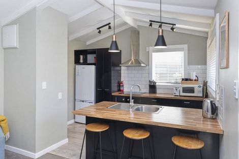 Photo of property in 4 Swindells Road, Waikuku Beach, 7473