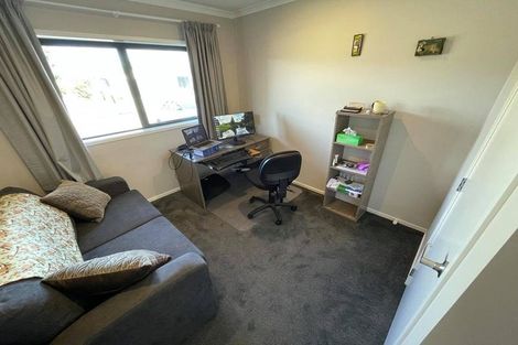 Photo of property in 123 Riverstone Drive, Riverstone Terraces, Upper Hutt, 5018