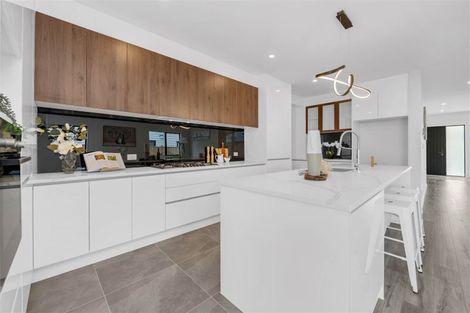 Photo of property in 60 Drumbuoy Drive, Flat Bush, Auckland, 2019