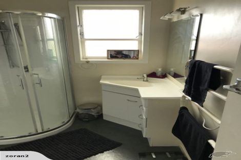 Photo of property in 14 Yeovil Road, Te Atatu Peninsula, Auckland, 0610