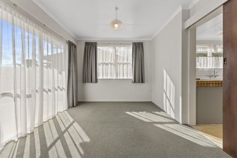 Photo of property in 12 Pinedale Parade, Milson, Palmerston North, 4414