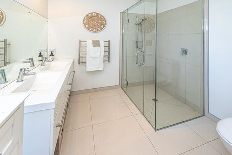 Photo of property in 16 Egmont Street, Patea, 4520