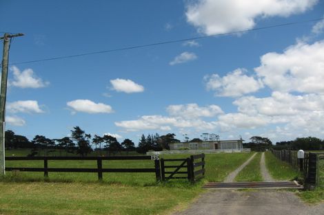 Photo of property in 135 Hamlin Road, Ardmore, Papakura, 2582