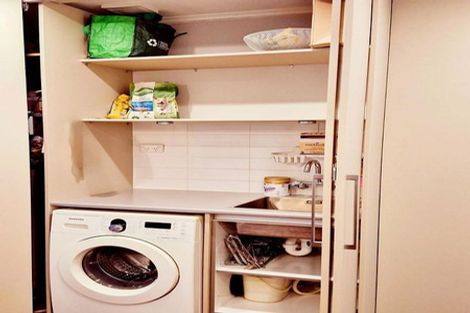 Photo of property in 53 Sunnyside Road, Sunnyvale, Auckland, 0612