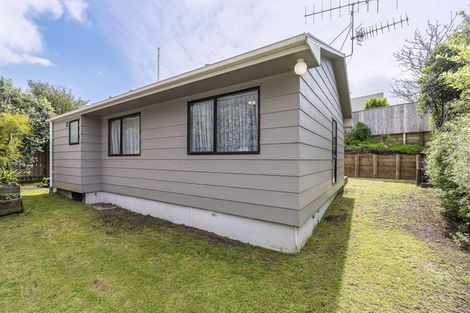 Photo of property in 1 Te Uruhi Grove, Paraparaumu, 5032
