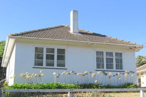 Photo of property in 71 Monorgan Road, Strathmore Park, Wellington, 6022