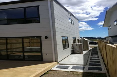 Photo of property in 10 Toia Lane, Silverdale, 0932