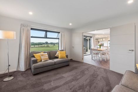 Photo of property in 18 Ohau Gravels Way, Ohau, Levin, 5570