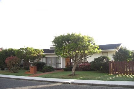 Photo of property in 3 Gabriel Street, Raumati Beach, Paraparaumu, 5032