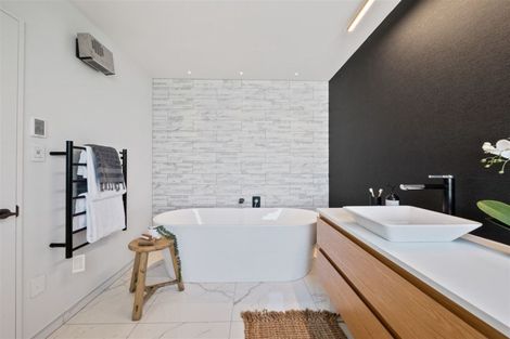 Photo of property in 197 Fendalton Road, Fendalton, Christchurch, 8052