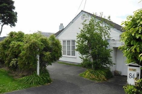 Photo of property in 84 Ocean View Road, Northcote, Auckland, 0627