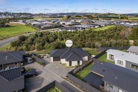 Photo of property in 9 Pioneer Crescent, Omokoroa, 3114
