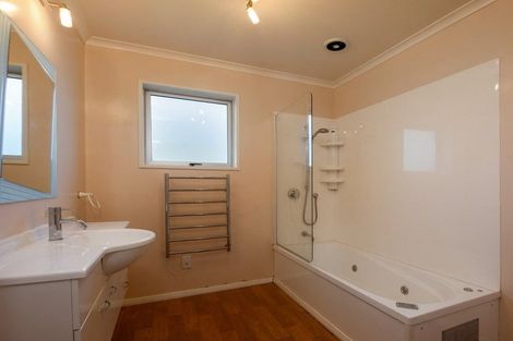 Photo of property in 70 Park Terrace, Blenheim, 7201