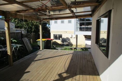 Photo of property in 2/14a Kurnell Drive, Botany Downs, Auckland, 2010