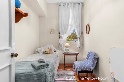 Photo of property in Saddlery Cottage, 3245 Paparoa-oakleigh Road, Paparoa, 0571