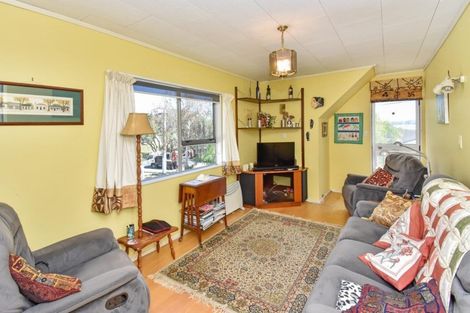 Photo of property in 24 Bertram Road, Kawakawa Bay, Papakura, 2585