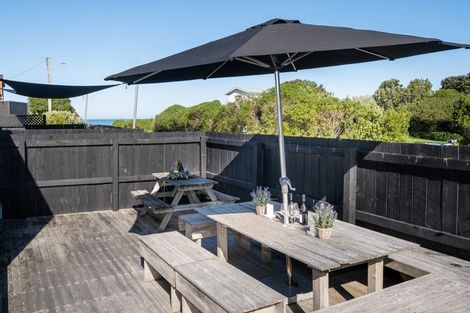 Photo of property in 12 Moori Road, Waimarama, 4294