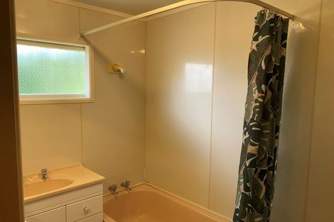 Photo of property in 2/284 Wairau Road, Glenfield, Auckland, 0629