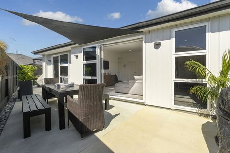 Photo of property in 39 Kotiate Street, Papamoa Beach, Papamoa, 3118