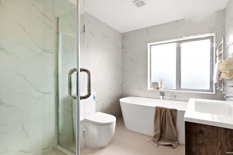 Photo of property in 8b Karamu Street, Te Atatu Peninsula, Auckland, 0610