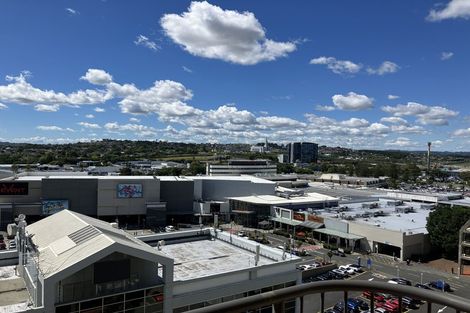 Photo of property in The Rennaissance, 13h/18 Ronwood Avenue, Manukau, Auckland, 2104