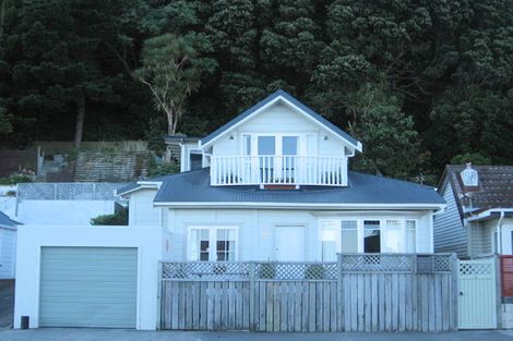 Photo of property in 69 Muritai Road, Eastbourne, Lower Hutt, 5013