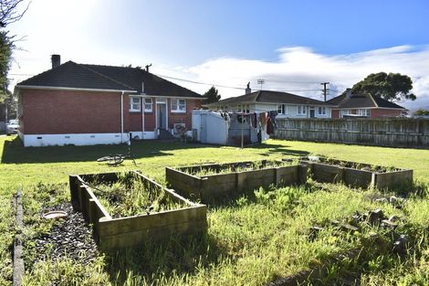 Photo of property in 10 Temuera Street, Otaki, 5512