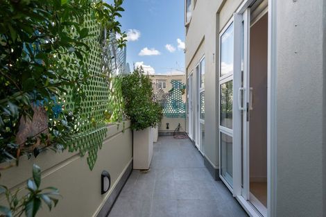 Photo of property in 1/2a Queens Parade, Devonport, Auckland, 0624