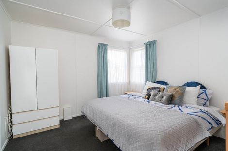 Photo of property in 38 Aubrey Crescent, Rainbow Point, Taupo, 3330